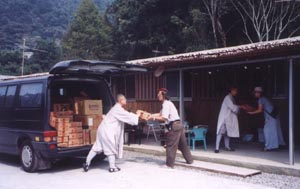 相互扶持、彼此分享的社會,才有發展的機會。